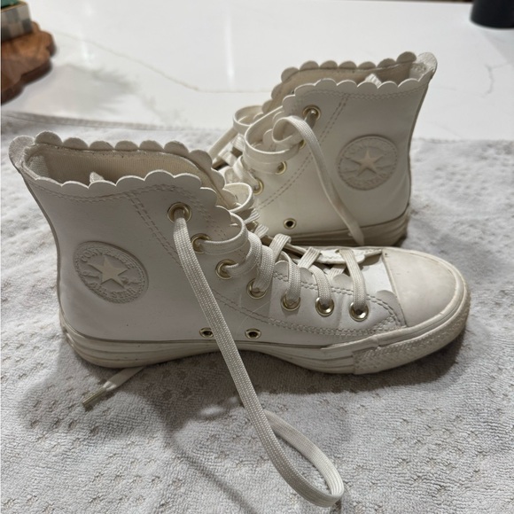 Converse Cream Scallop Detail High-Top Sneakers - Picture 1 of 7
